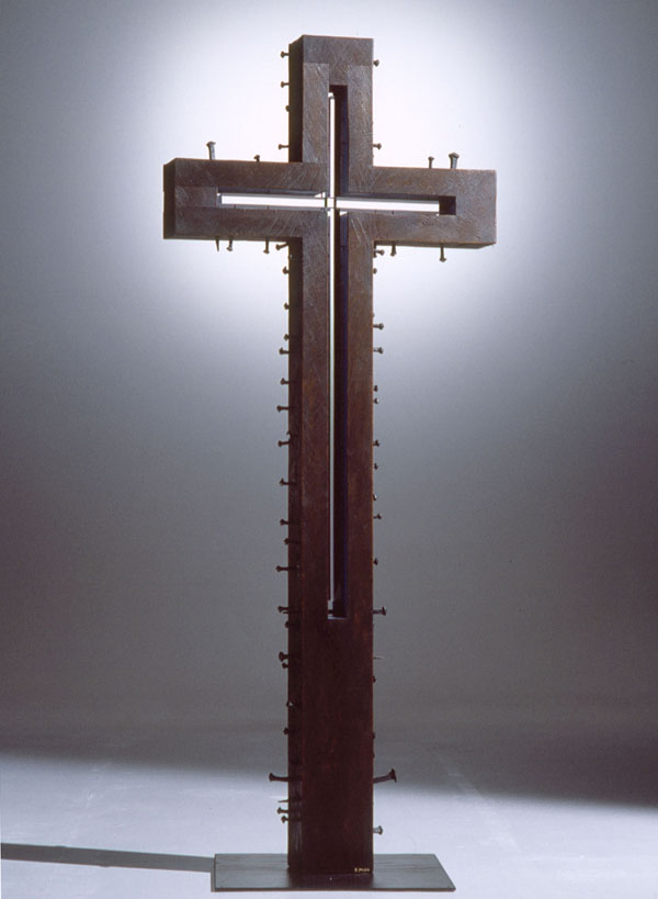 Croce, legno, plexiglas e ferro