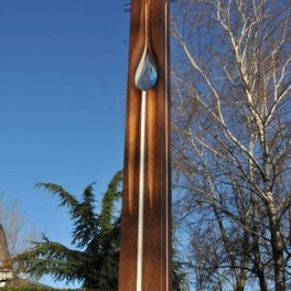 Disgelo, legno e vetro, 2013, altezza 275 cm