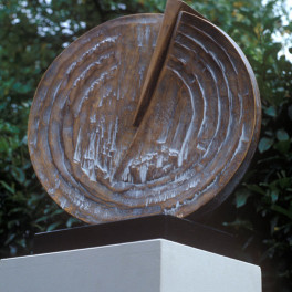 Resistenza tenace, Legno e Bronzo, anni '90, diametro 45 cm
